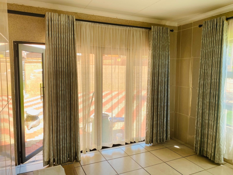 3 Bedroom Property for Sale in Tlhabane West North West